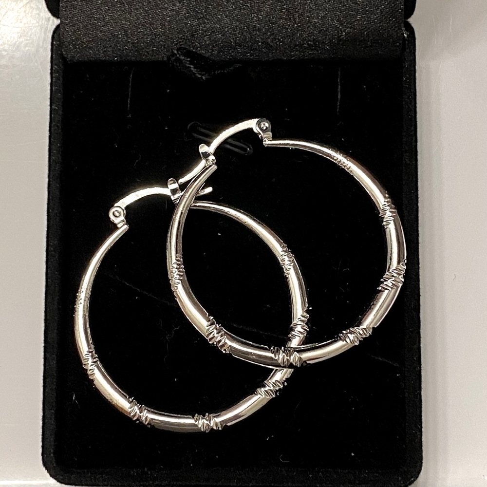 Hoop earrings - Picture 3 of 3